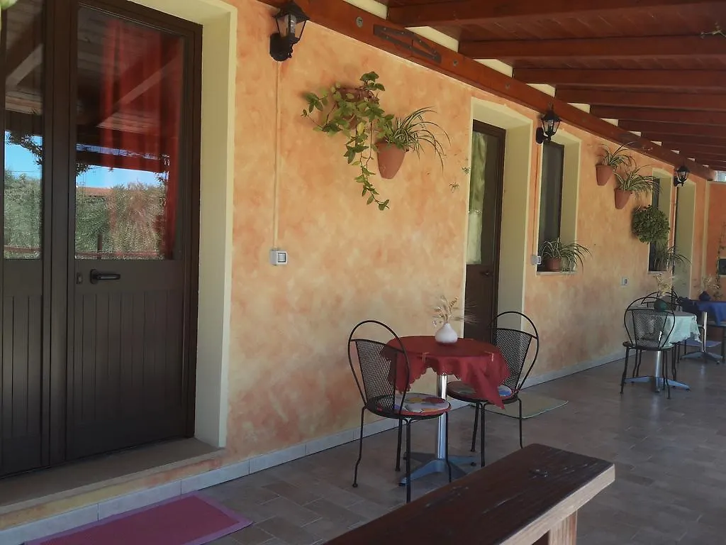 Domu De Palla- Iun-E5167 Couette-café Bauladu